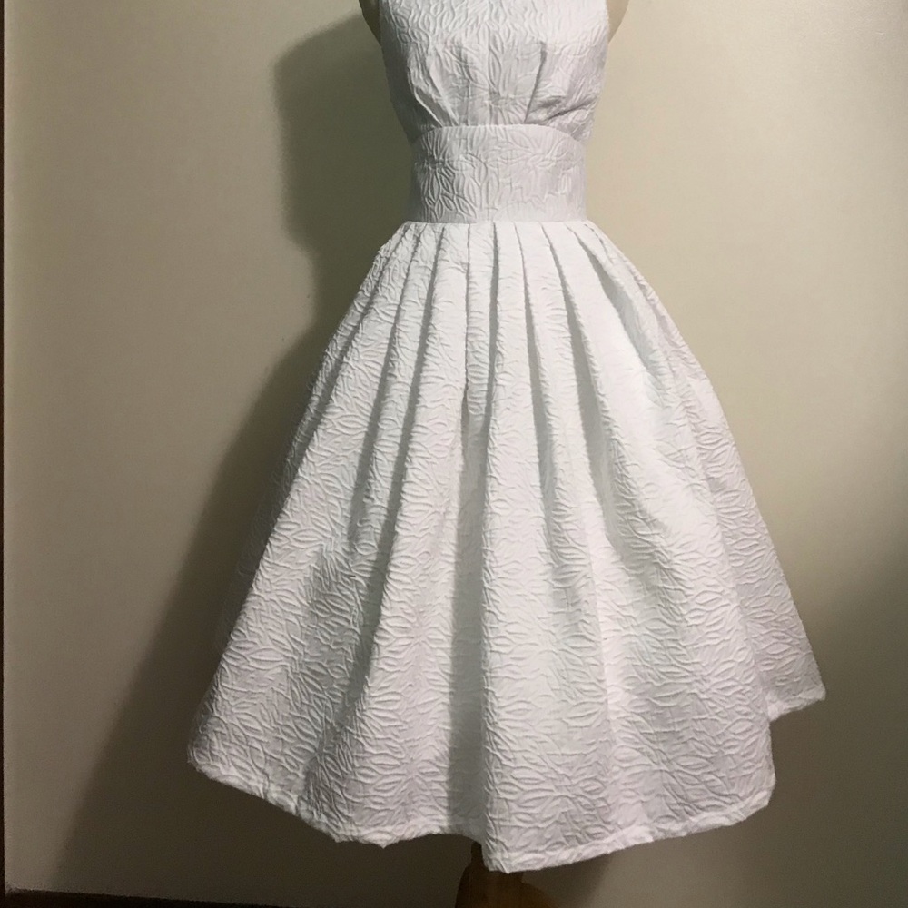 Pearl Embellished Wedding Dress: B 33-35 W 24-26